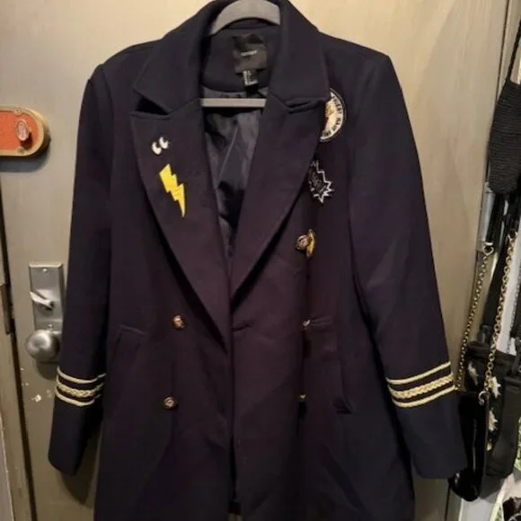 Vintage Inspired Military Coat with Patches - Picture 3 of 16